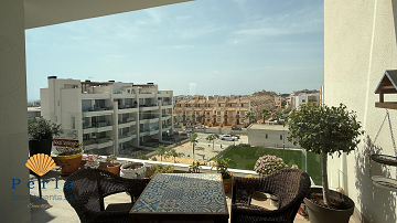 Frábær þakíbúð í vinsælu íbúðarhverfi! 