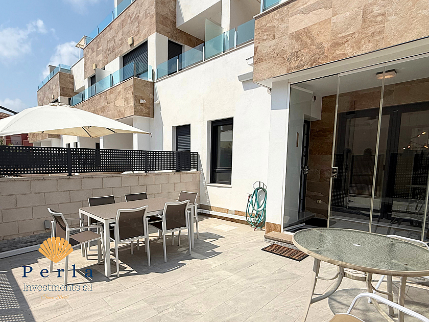 Glæsilegt raðhús á eftirsóttasta svæði í Orihuela Costa